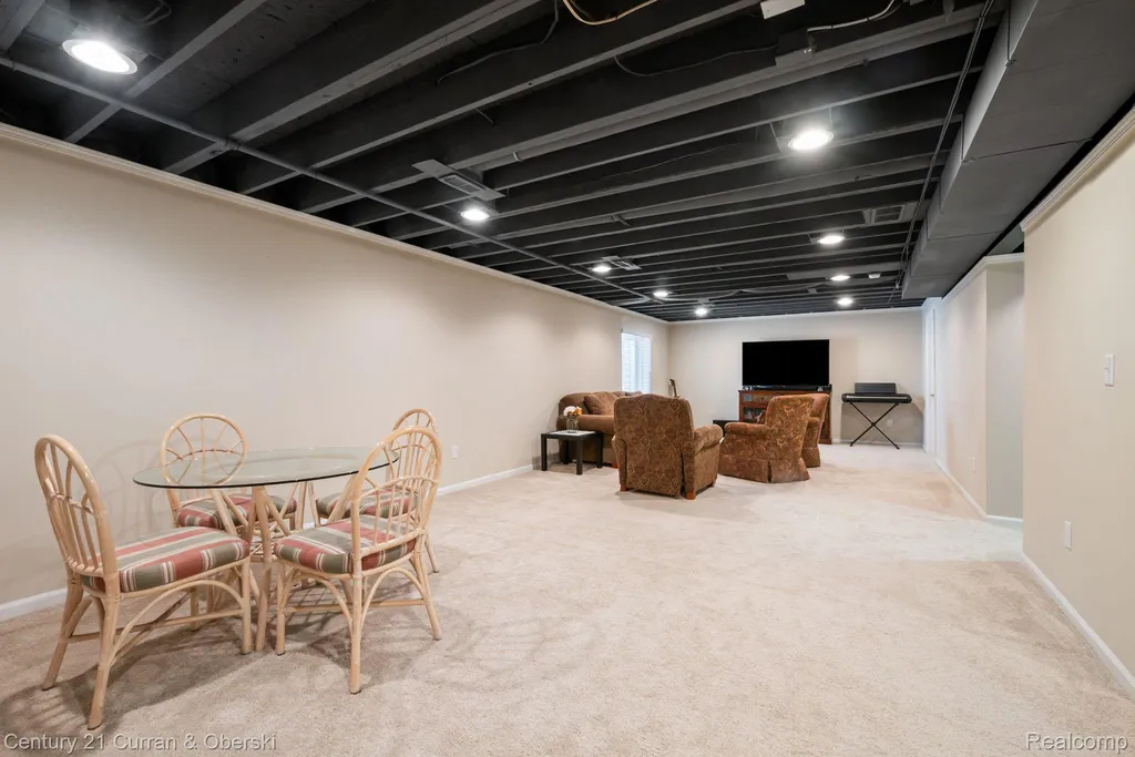 1086 Paddock Drive South Lyon City MI 48178