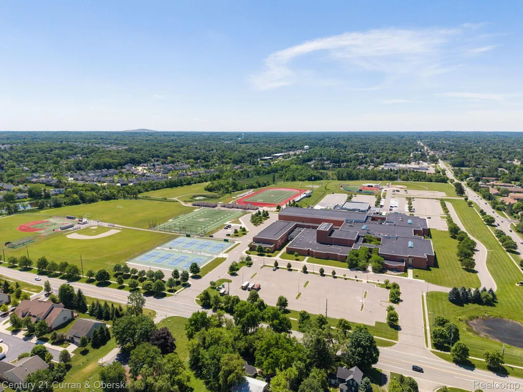 1086 Paddock Drive South Lyon City MI 48178