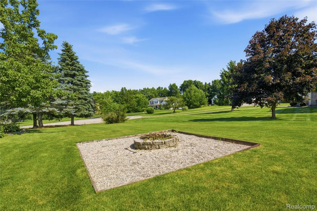 1817 Deer View Court Hartland Township MI 48843