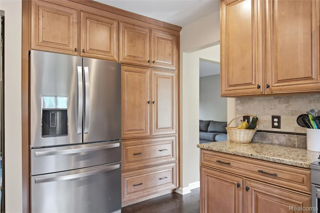 1817 Deer View Court Hartland Township MI 48843