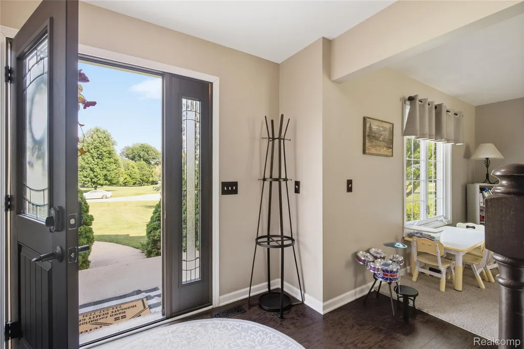 1817 Deer View Court Hartland Township MI 48843