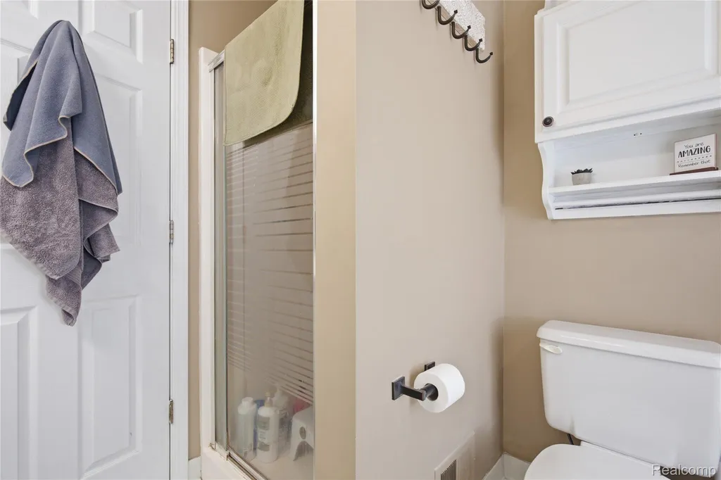 1817 Deer View Court Hartland Township MI 48843