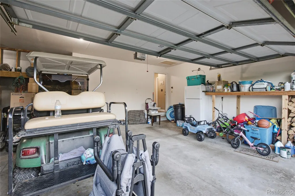 1817 Deer View Court Hartland Township MI 48843