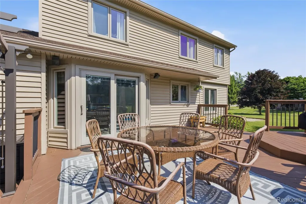 1817 Deer View Court Hartland Township MI 48843