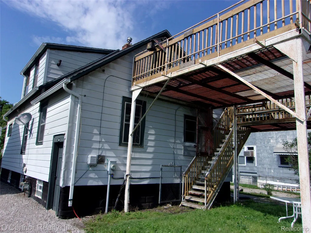 1324 Wells Street Port Huron City MI 48060