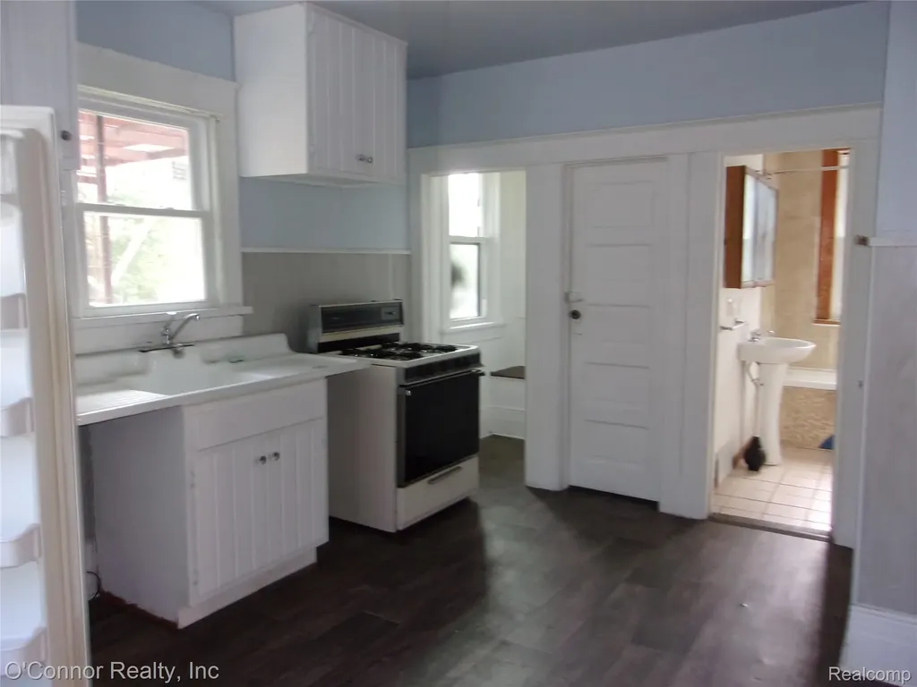 1324 Wells Street Port Huron City MI 48060