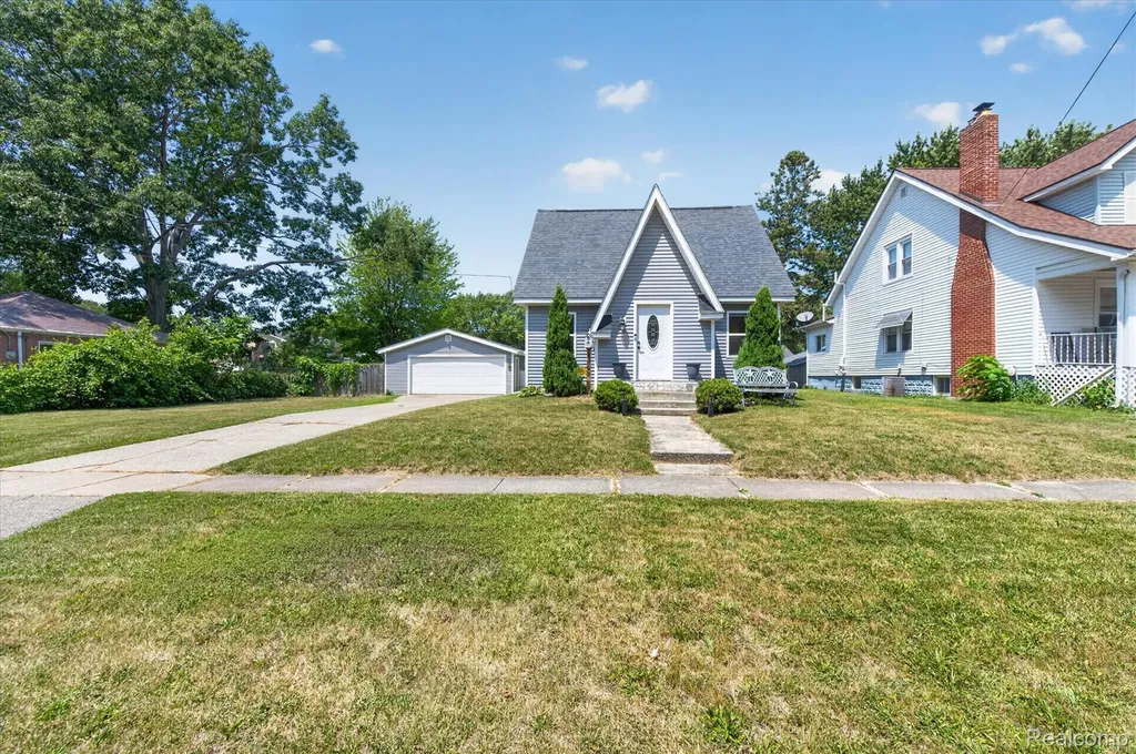 1393 Friel Street Burton City MI 48529