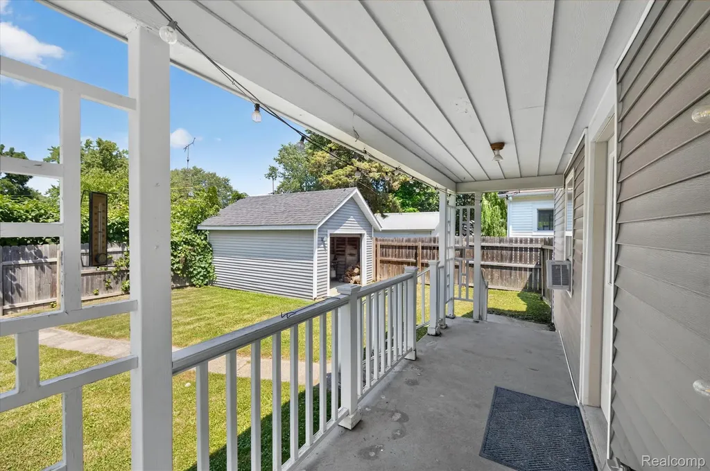 1393 Friel Street Burton City MI 48529