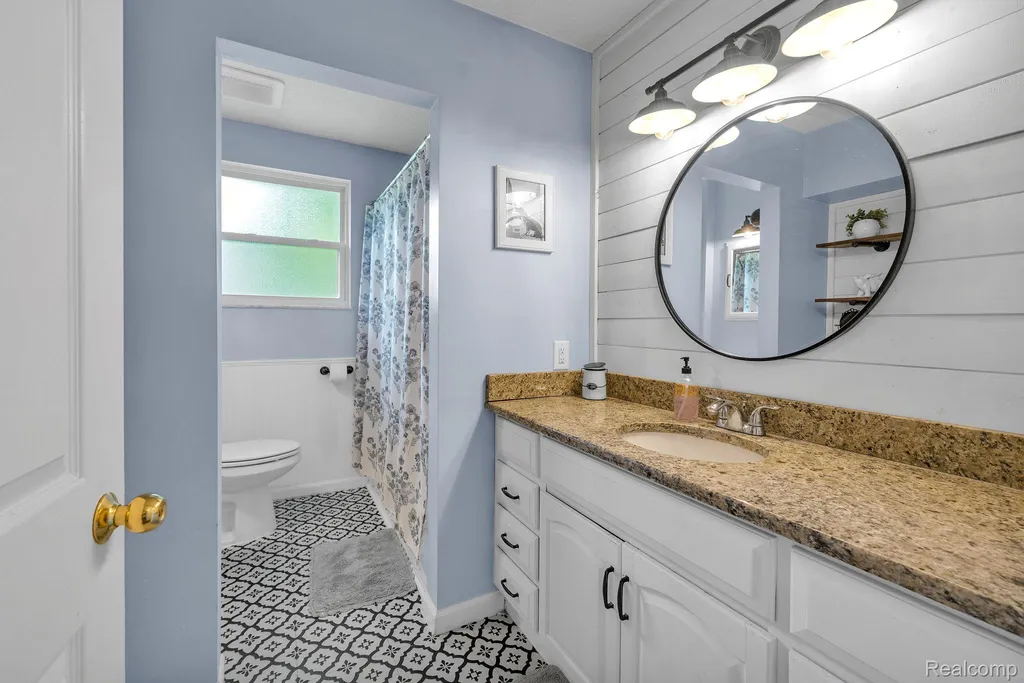 4100 Highland Court West Bloomfield Charter Township MI 48323