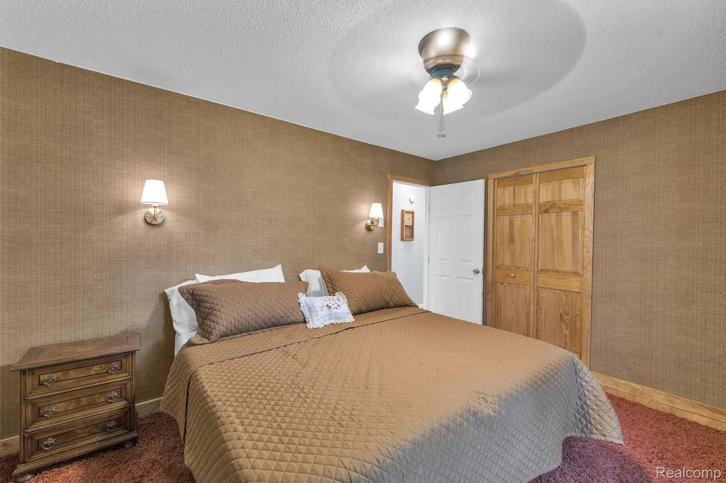 4100 Highland Court West Bloomfield Charter Township MI 48323