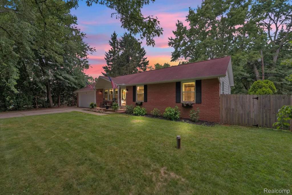 4100 Highland Court West Bloomfield Charter Township MI 48323