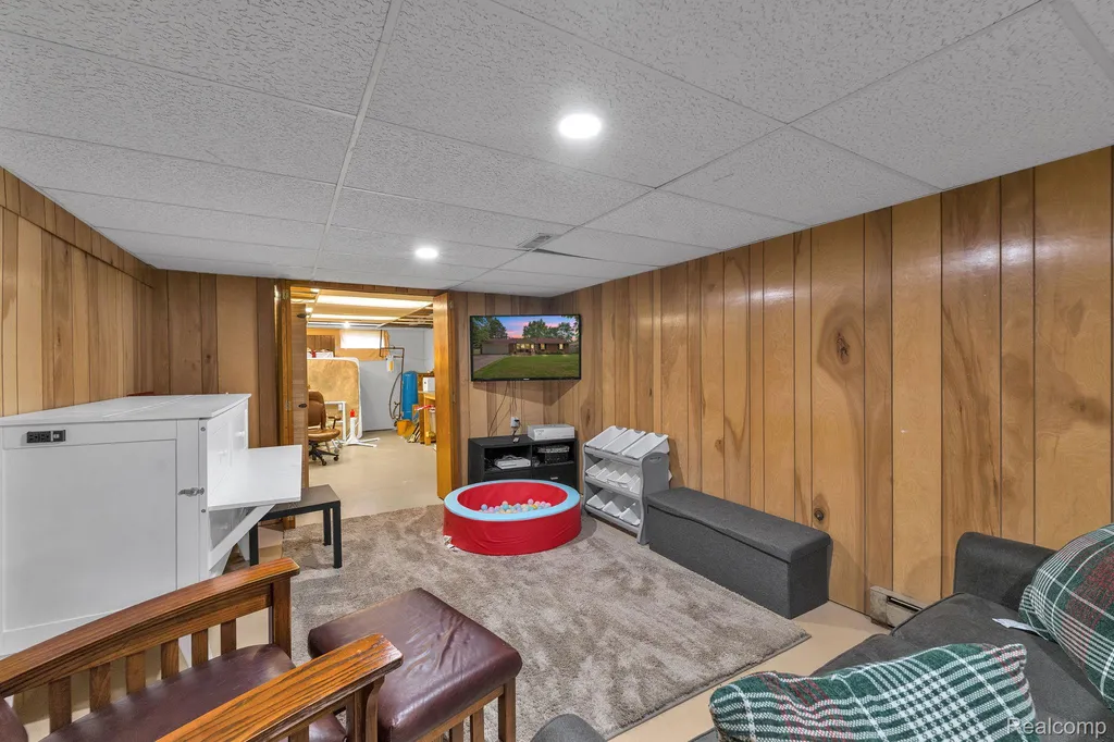 4100 Highland Court West Bloomfield Charter Township MI 48323