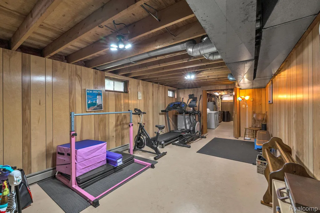 4100 Highland Court West Bloomfield Charter Township MI 48323