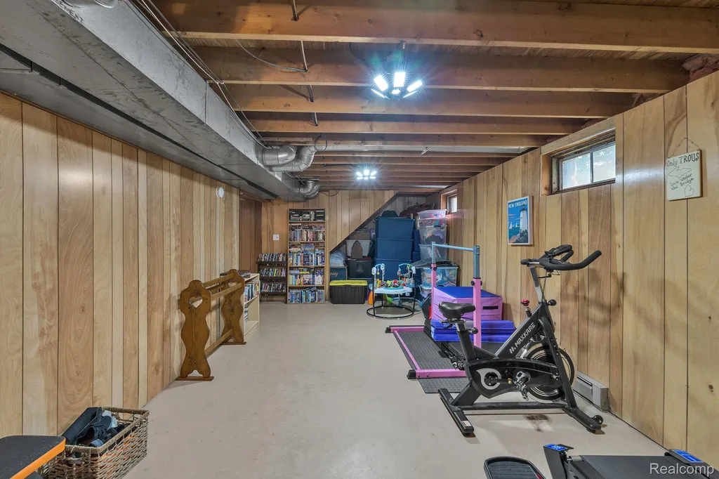 4100 Highland Court West Bloomfield Charter Township MI 48323