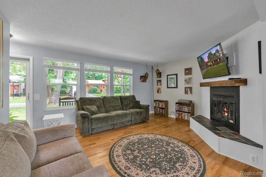 4100 Highland Court West Bloomfield Charter Township MI 48323