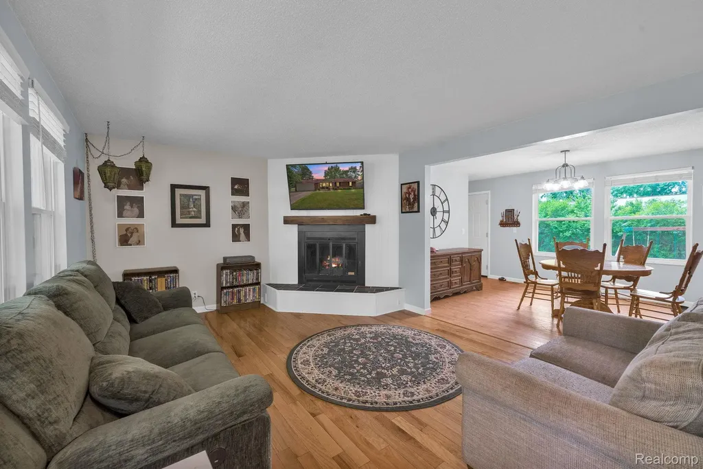 4100 Highland Court West Bloomfield Charter Township MI 48323