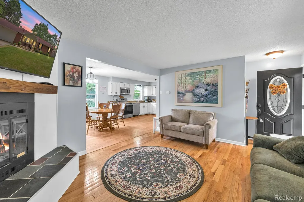 4100 Highland Court West Bloomfield Charter Township MI 48323