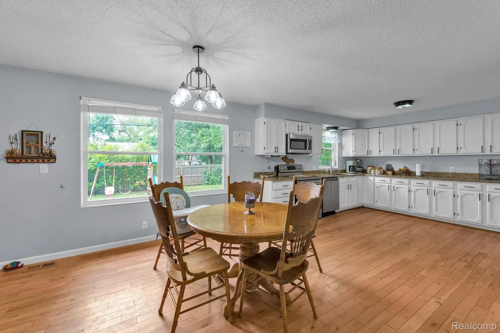 4100 Highland Court West Bloomfield Charter Township MI 48323