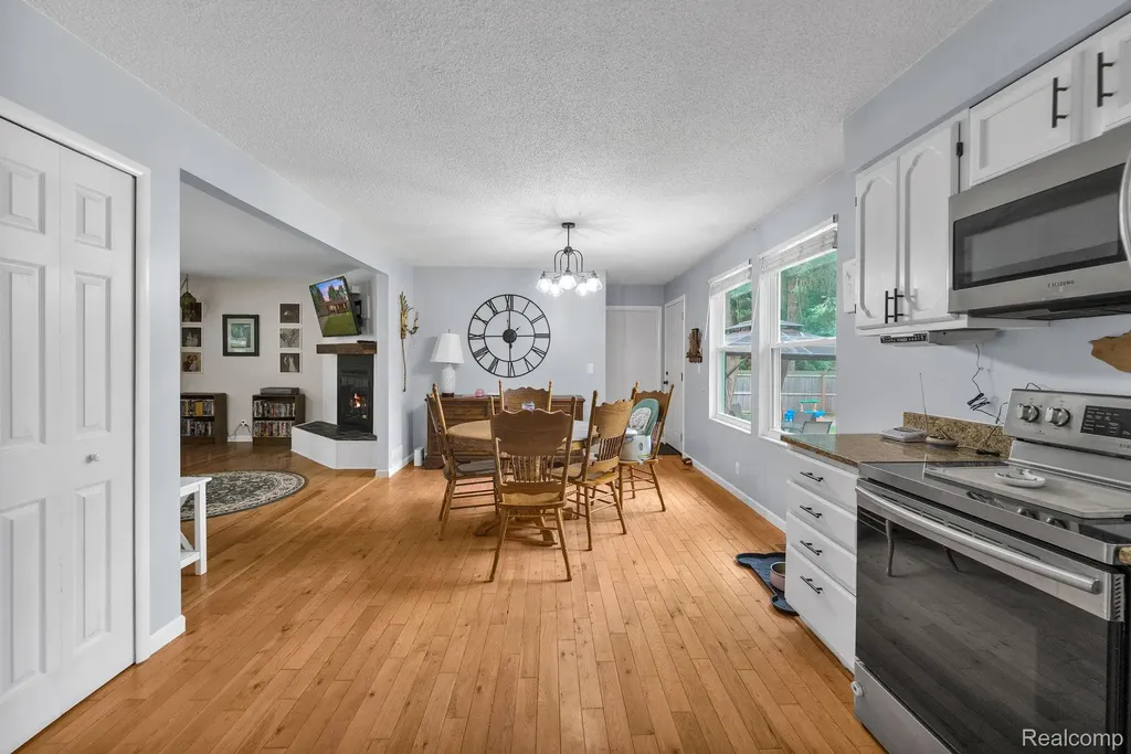 4100 Highland Court West Bloomfield Charter Township MI 48323