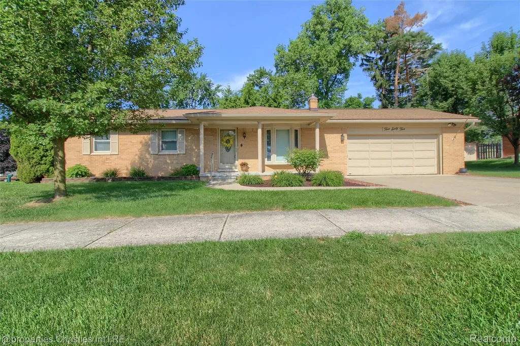 South Lyon City MI, 565 Center Ridge