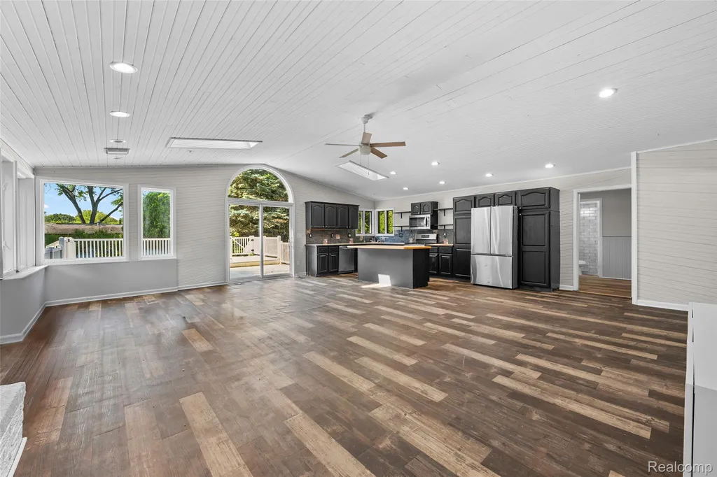13404 Sequoia Lane Green Oak Township MI 48178