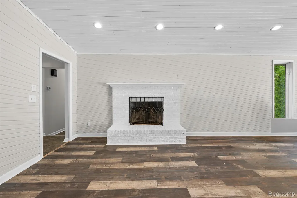 13404 Sequoia Lane Green Oak Township MI 48178