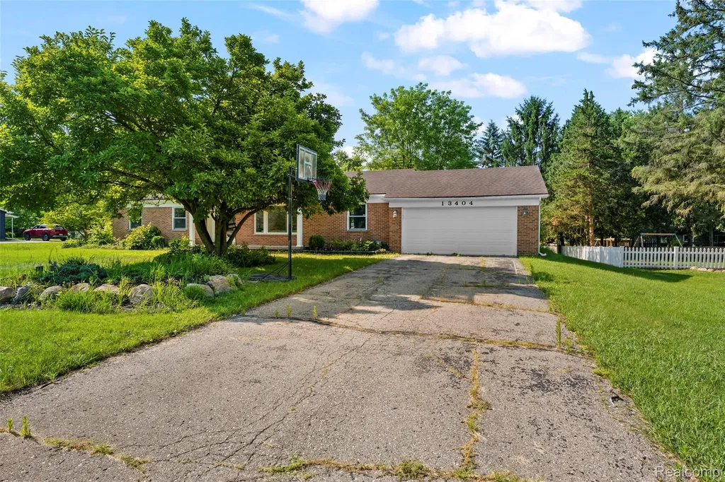 13404 Sequoia Lane Green Oak Township MI 48178