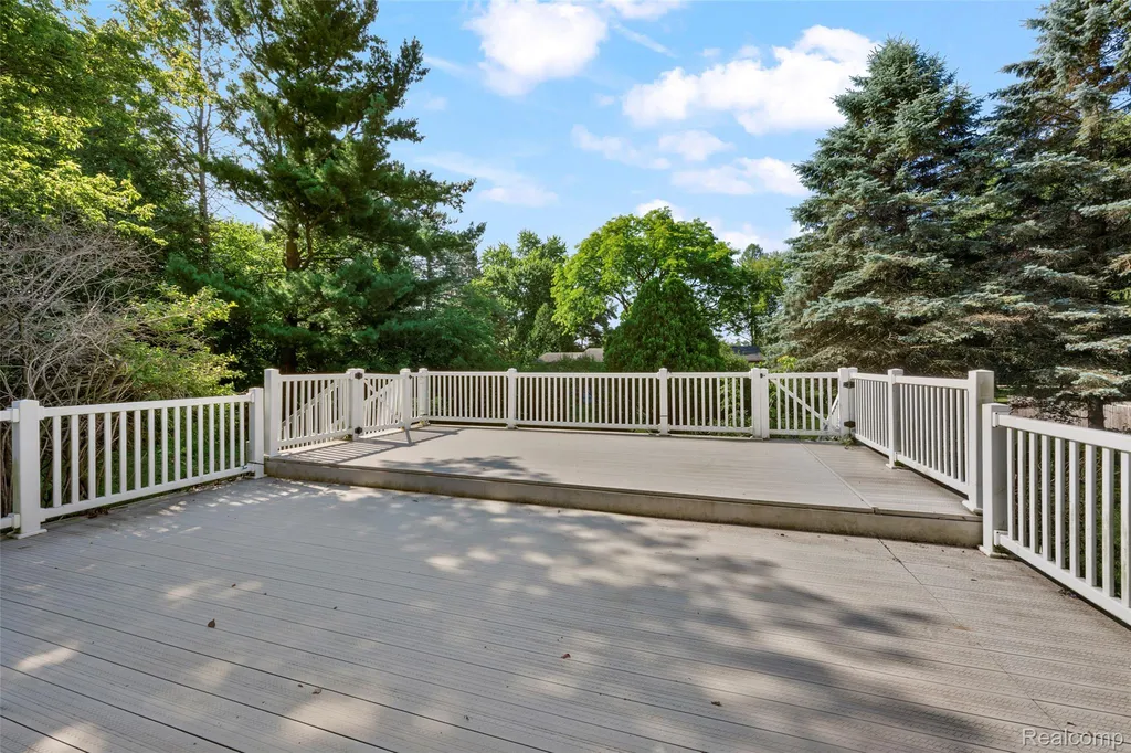 13404 Sequoia Lane Green Oak Township MI 48178