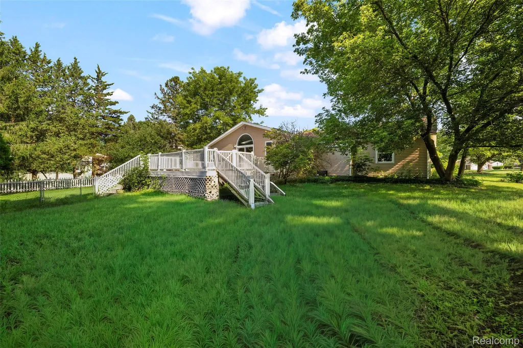 13404 Sequoia Lane Green Oak Township MI 48178