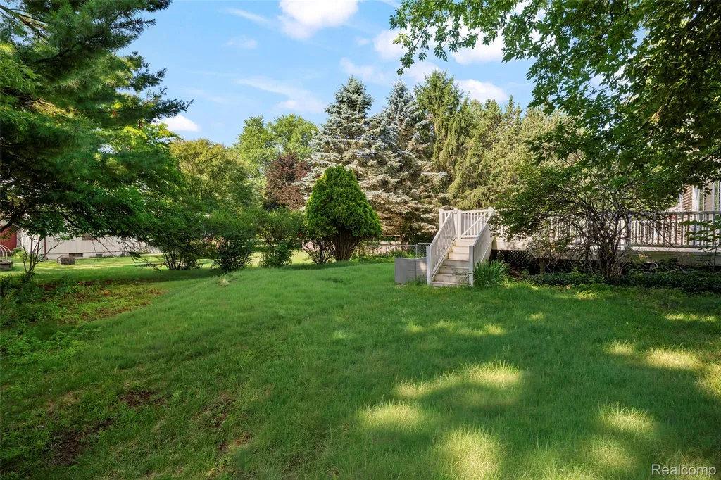 13404 Sequoia Lane Green Oak Township MI 48178