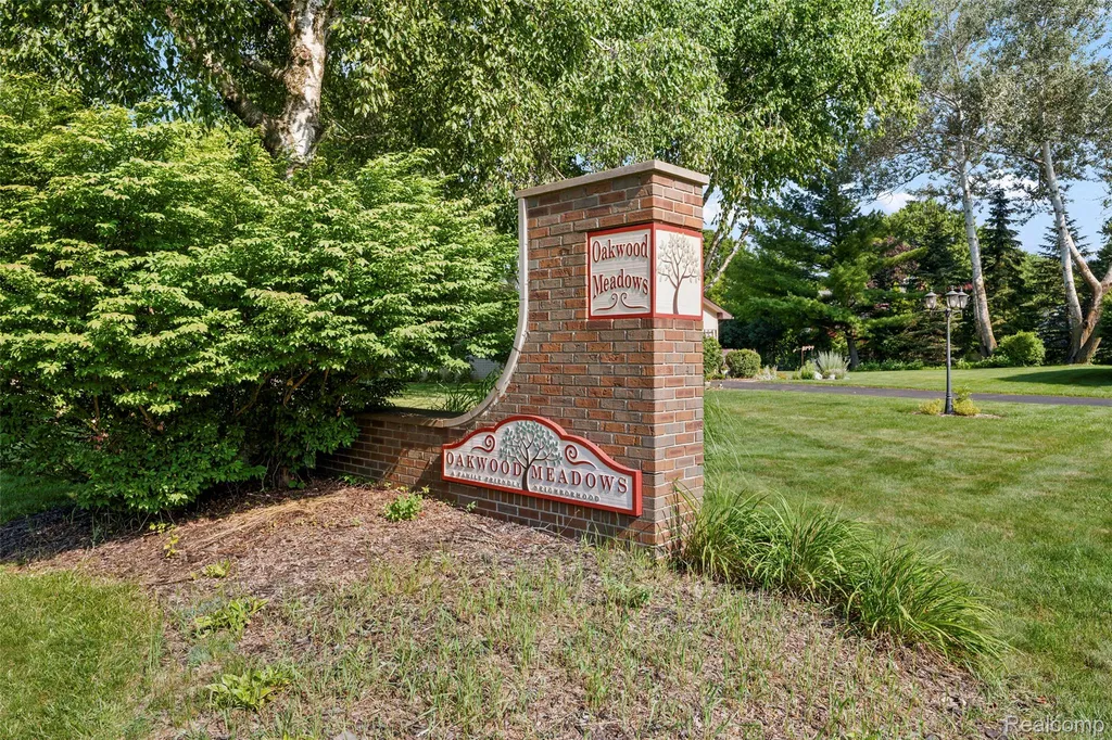 13404 Sequoia Lane Green Oak Township MI 48178