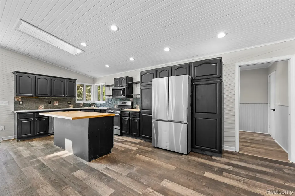 13404 Sequoia Lane Green Oak Township MI 48178