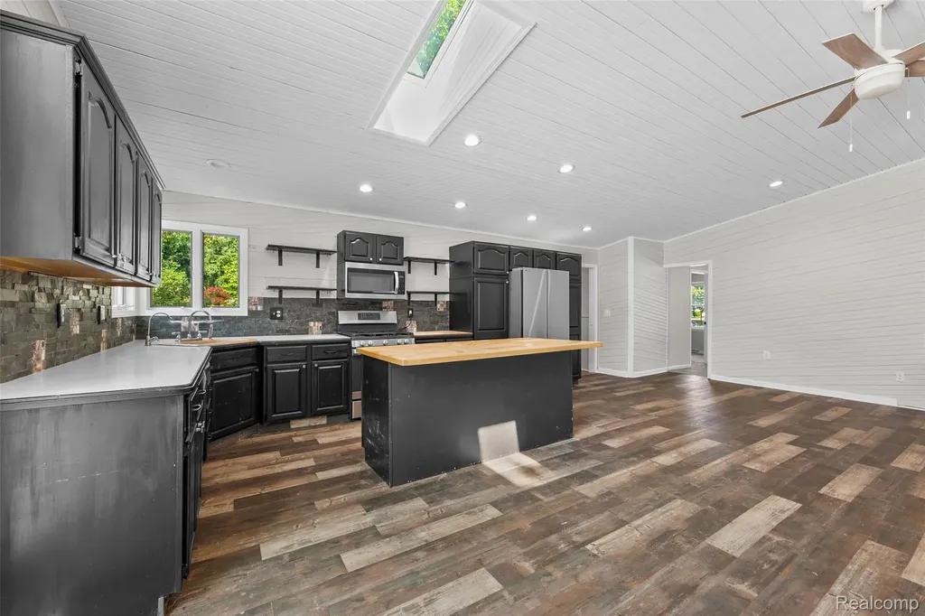 13404 Sequoia Lane Green Oak Township MI 48178