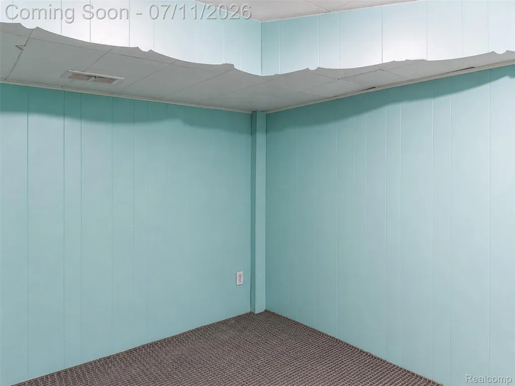 4855 Hatchery Road Waterford Charter Township MI 48329