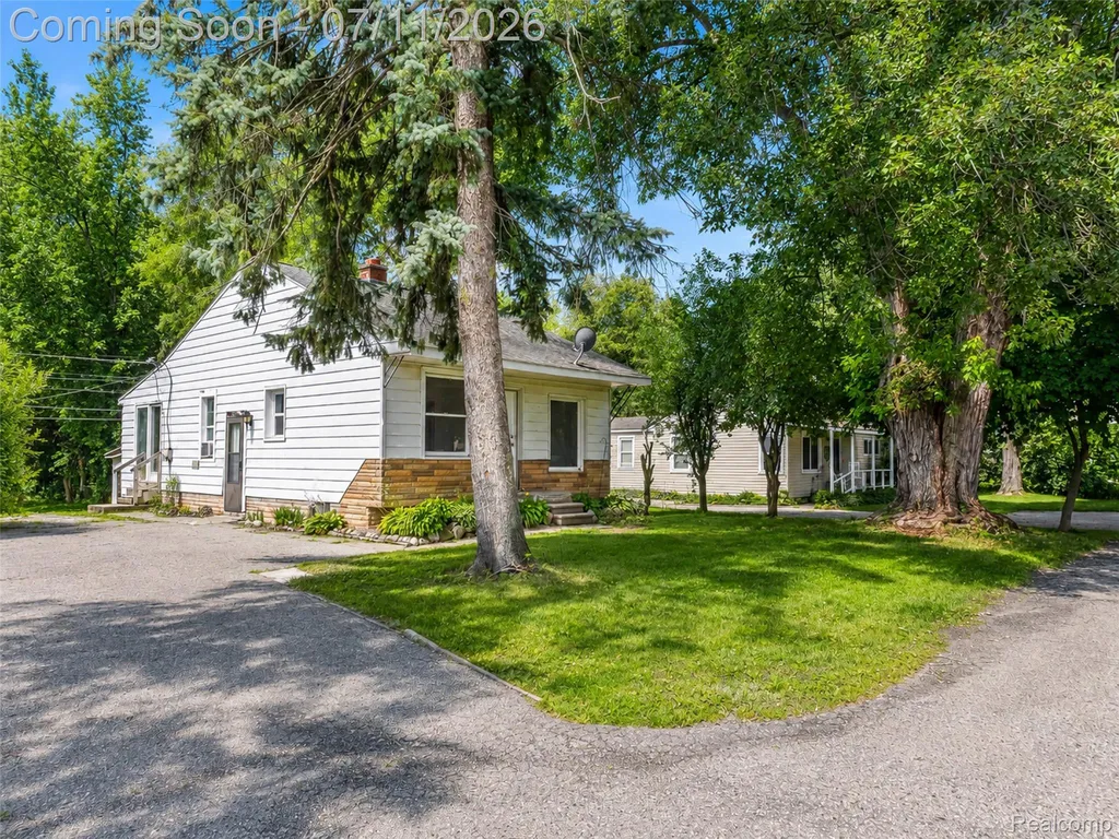 4855 Hatchery Road Waterford Charter Township MI 48329