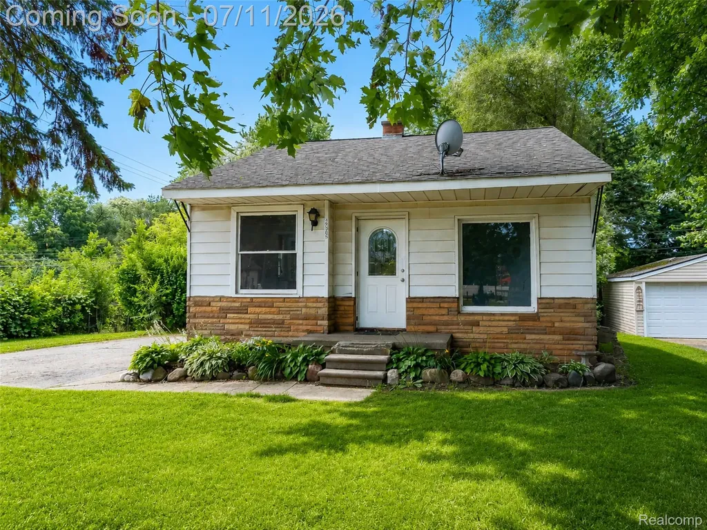 4855 Hatchery Road Waterford Charter Township MI 48329