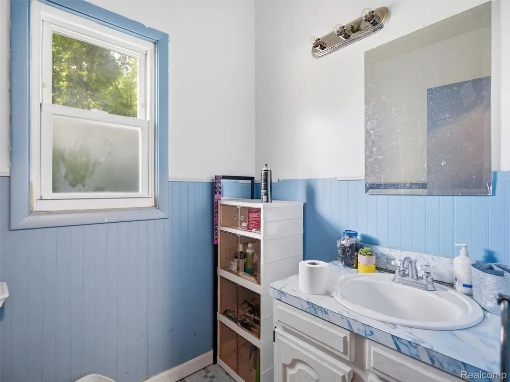 2435 E M 36 Hamburg Township MI 48169