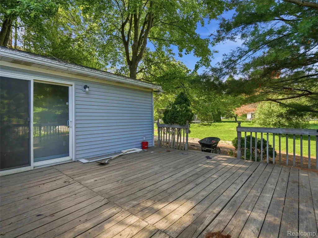 2435 E M 36 Hamburg Township MI 48169