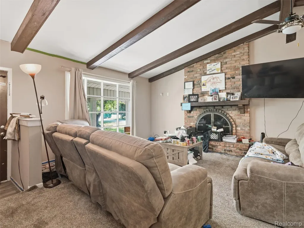 2435 E M 36 Hamburg Township MI 48169