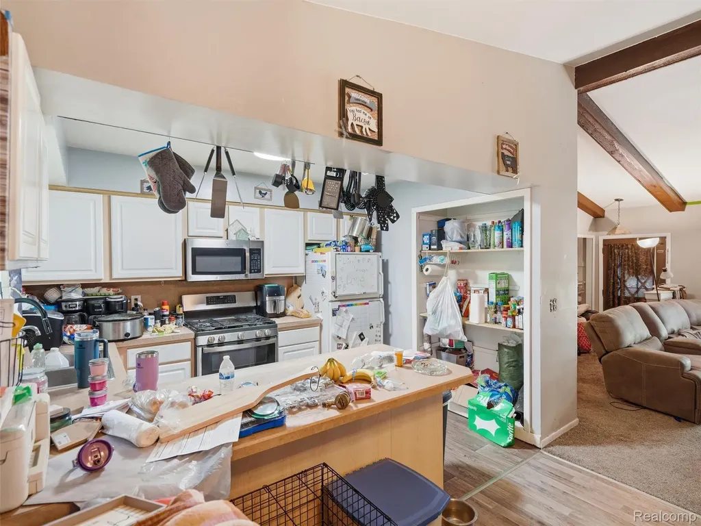 2435 E M 36 Hamburg Township MI 48169