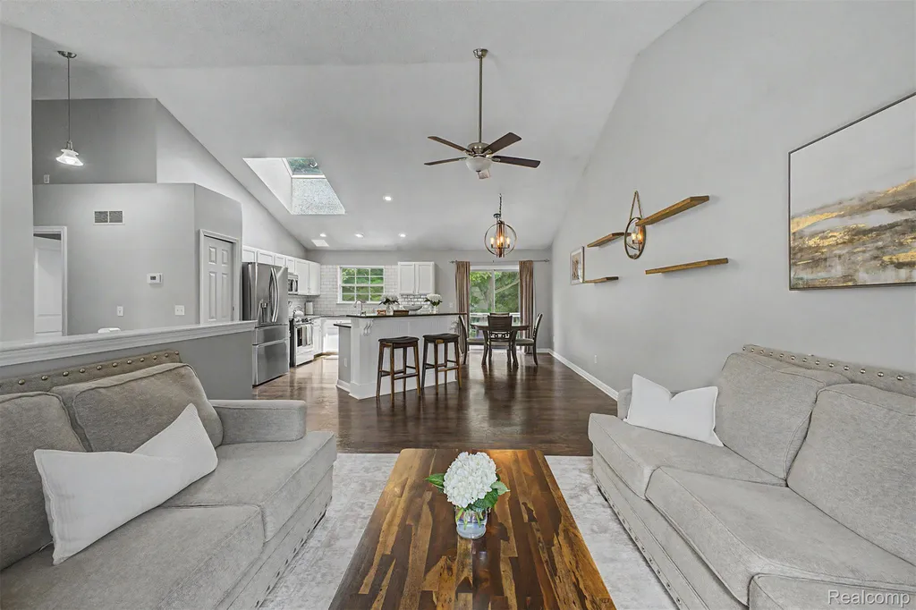 6400 Lake Meadow Drive Waterford Charter Township MI 48327