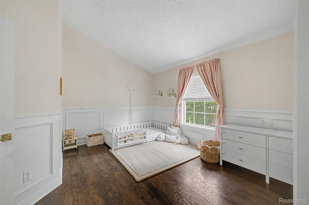 6400 Lake Meadow Drive Waterford Charter Township MI 48327