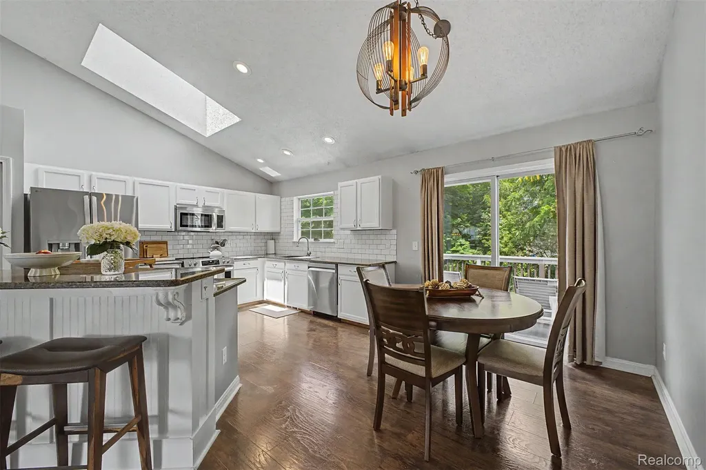 6400 Lake Meadow Drive Waterford Charter Township MI 48327