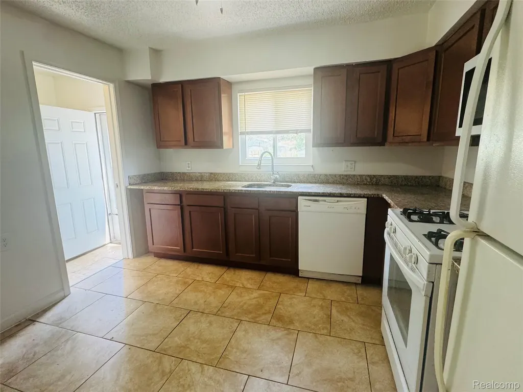 14685 Harold Street Taylor City MI 48180