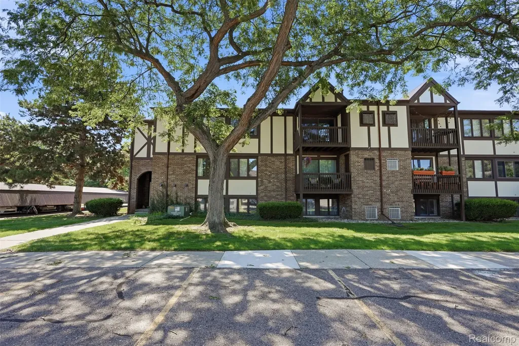 6160 Innkeepers Court Meridian Charter Township MI 48823