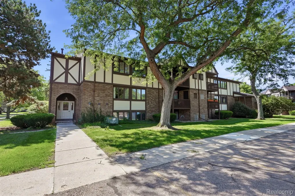 6160 Innkeepers Court Meridian Charter Township MI 48823