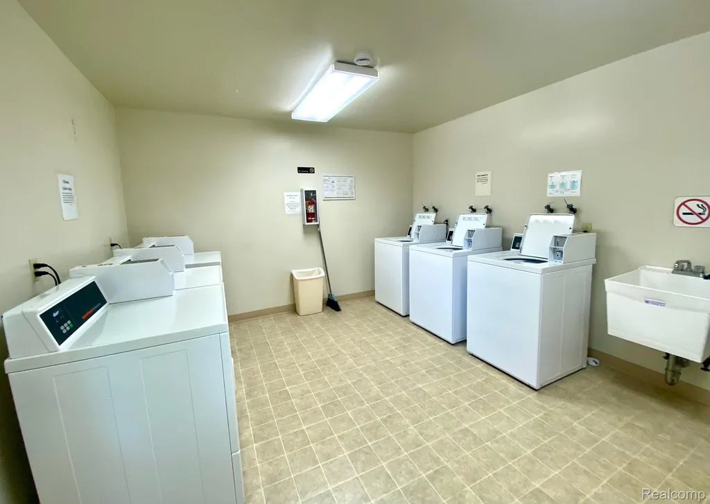 6160 Innkeepers Court Meridian Charter Township MI 48823
