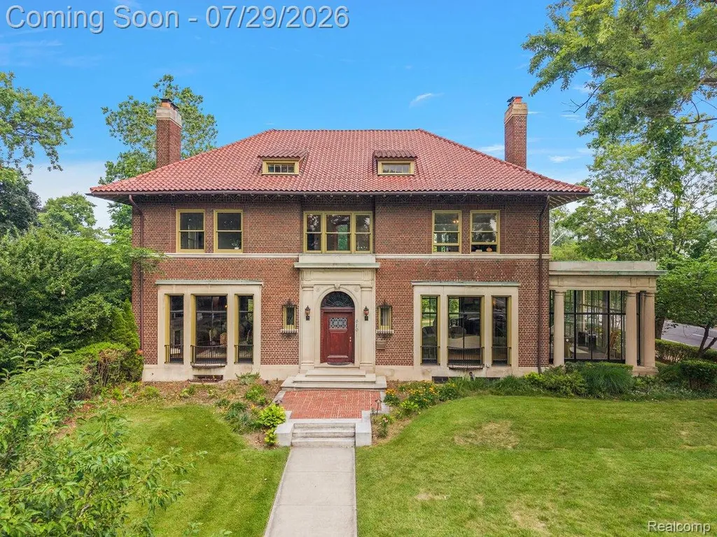 610 W Boston Boulevard Detroit City MI 48202
