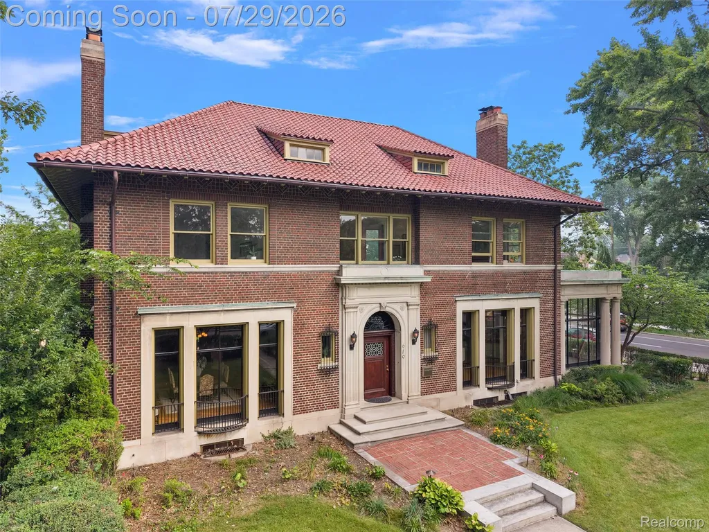 610 W Boston Boulevard Detroit City MI 48202