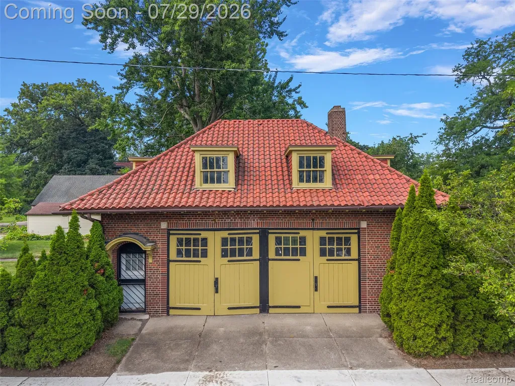 610 W Boston Boulevard Detroit City MI 48202